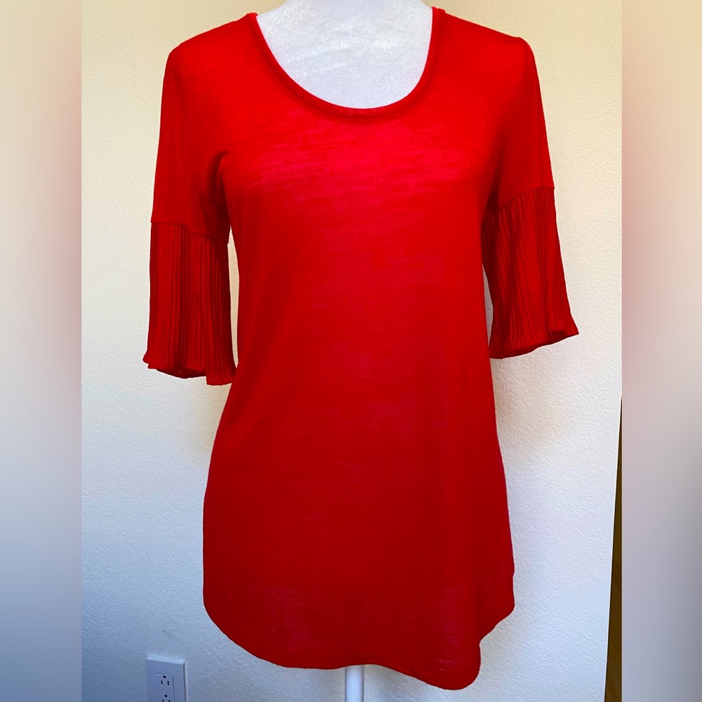 Red flared sleeve tee. LOFT size S, perfect condition